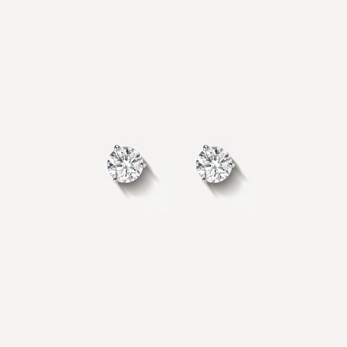 Brinco Solitaire Diamante Signature em Ouro 18k